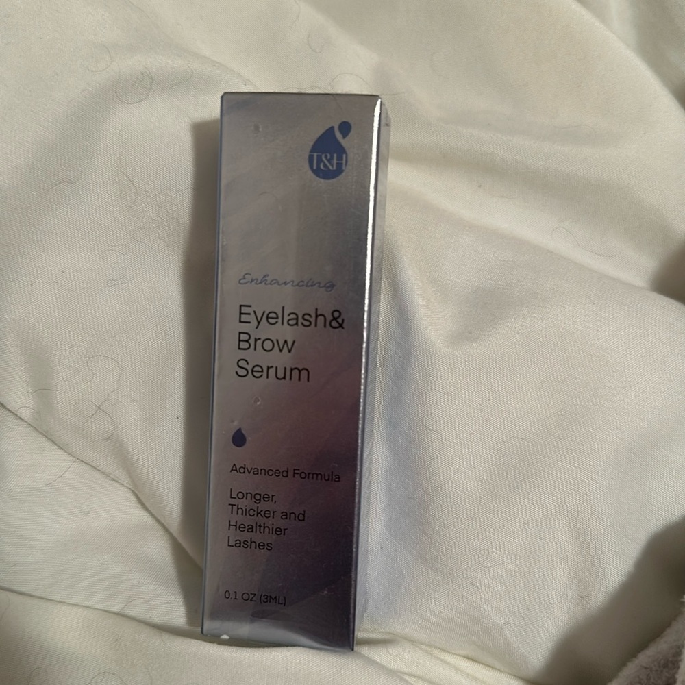 Eyelash and Brow Serum. Never used. Still in box.